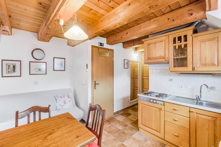 Hisa_Hosnar-APP1-WEB-Stulc_Zornik_Photography-9