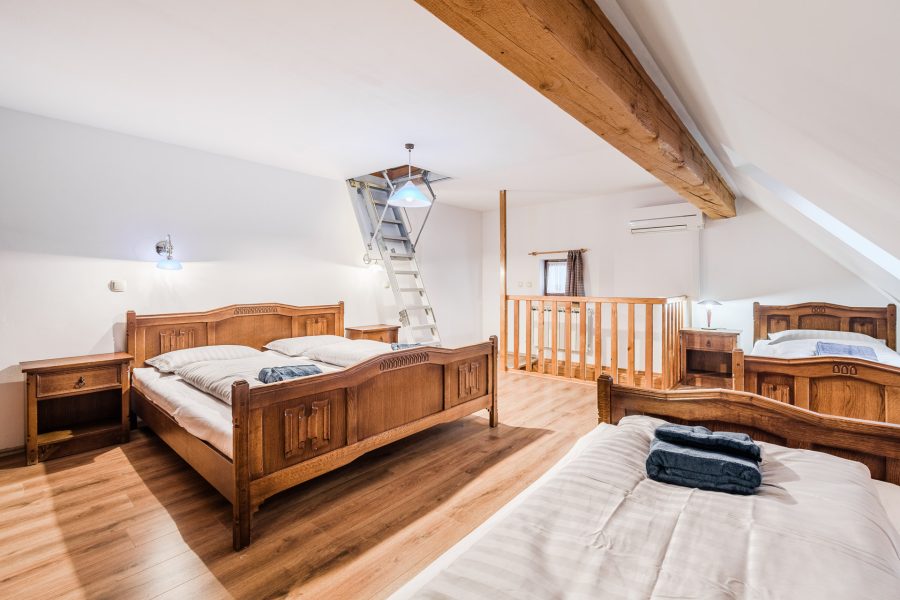 Hisa_Hosnar-APP2-WEB-Stulc_Zornik_Photography-13