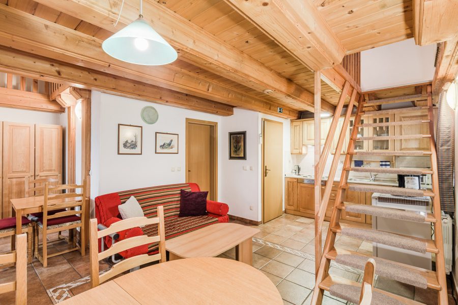 Hisa_Hosnar-APP2-WEB-Stulc_Zornik_Photography-4