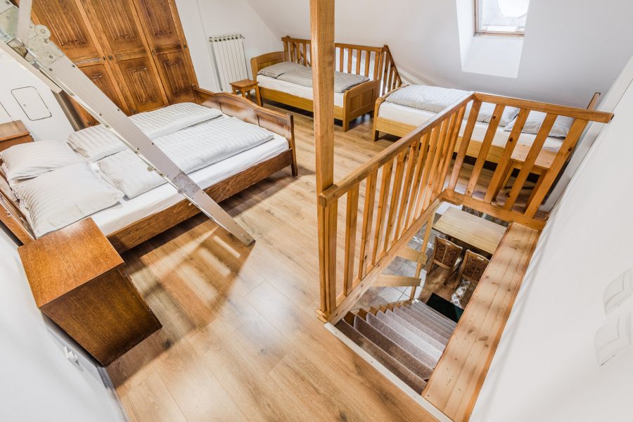 Hisa_Hosnar-APP3-WEB-Stulc_Zornik_Photography-10