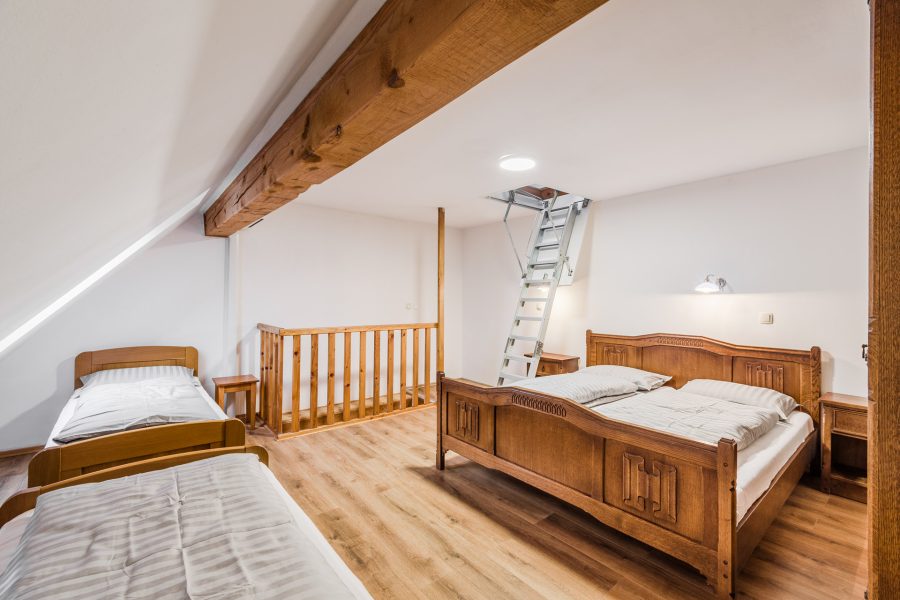 Hisa_Hosnar-APP3-WEB-Stulc_Zornik_Photography-12