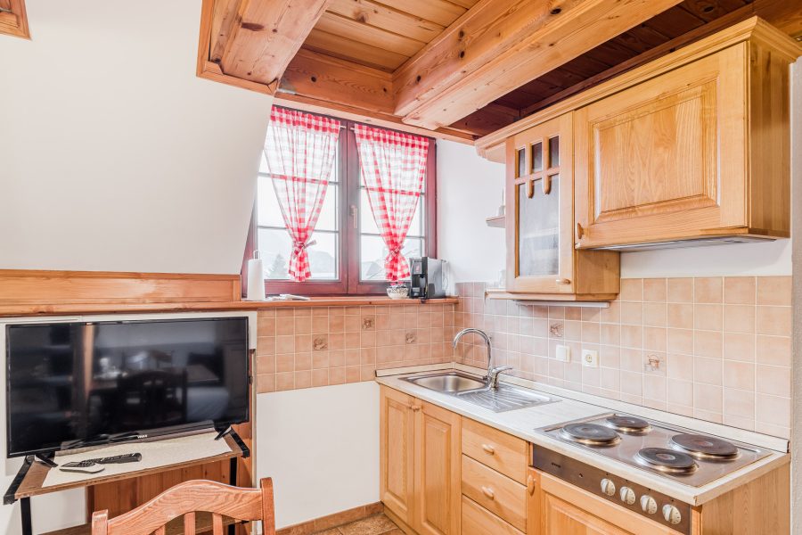 Hisa_Hosnar-APP4-WEB-Stulc_Zornik_Photography-5