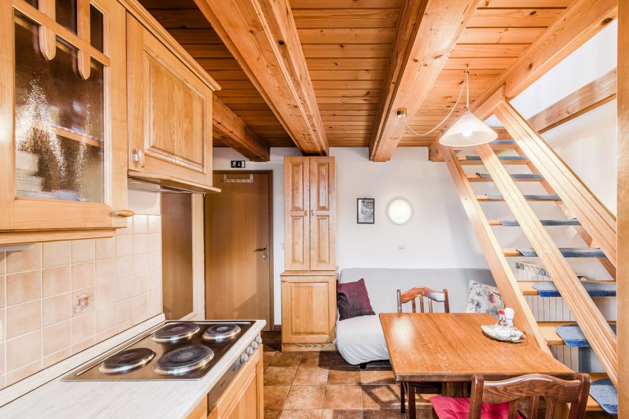 Hisa_Hosnar-APP4-WEB-Stulc_Zornik_Photography-6