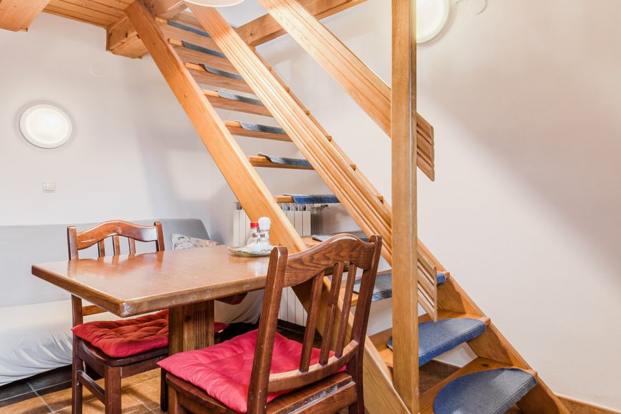 Hisa_Hosnar-APP4-WEB-Stulc_Zornik_Photography-7