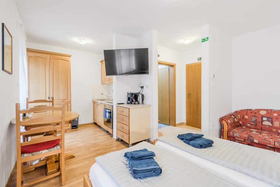 Hisa_Hosnar-APP5-WEB-Stulc_Zornik_Photography-3