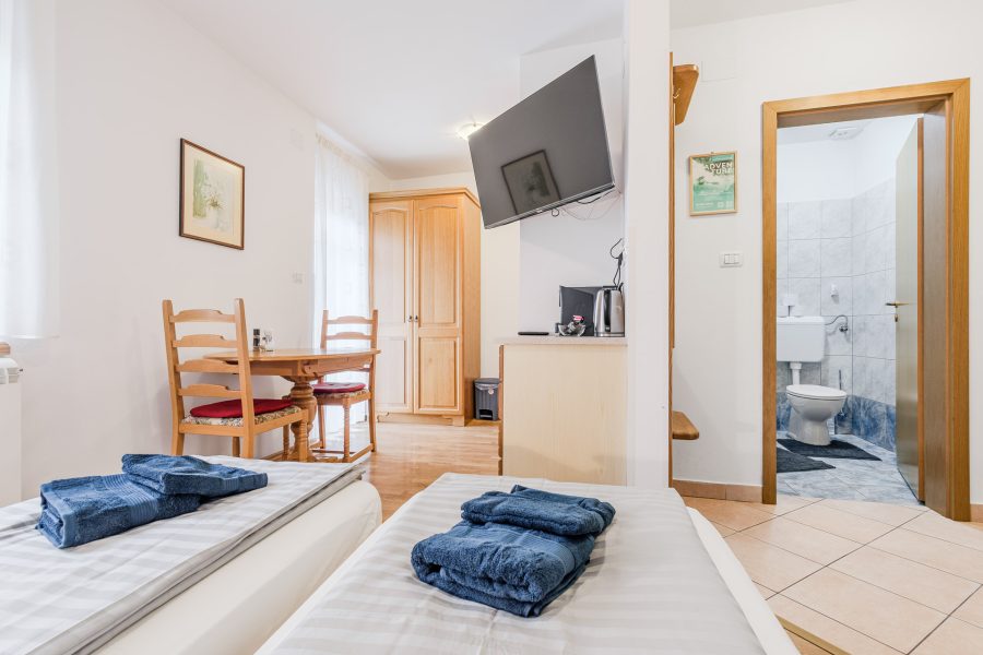 Hisa_Hosnar-APP5-WEB-Stulc_Zornik_Photography-7