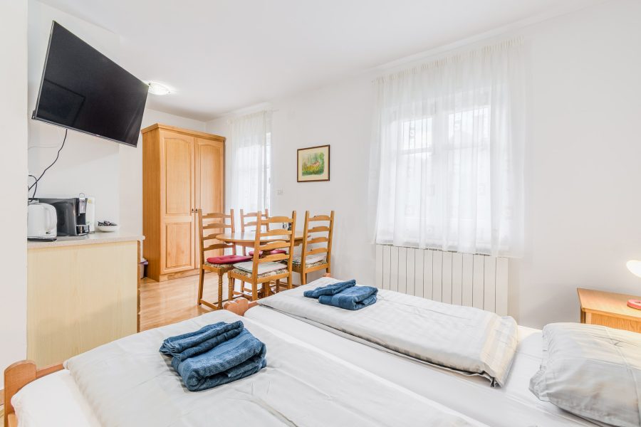 Hisa_Hosnar-APP6-WEB-Stulc_Zornik_Photography-1