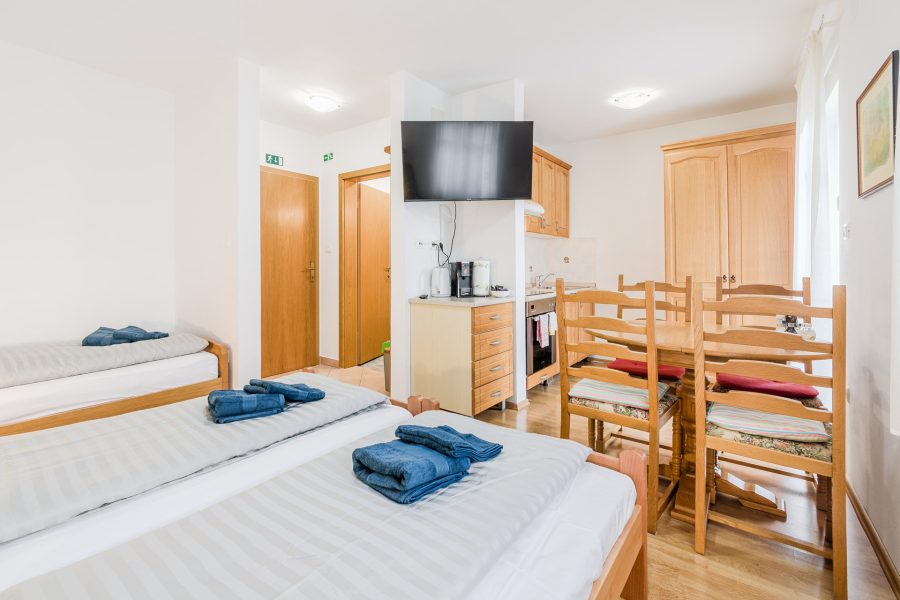 Hisa_Hosnar-APP6-WEB-Stulc_Zornik_Photography-2