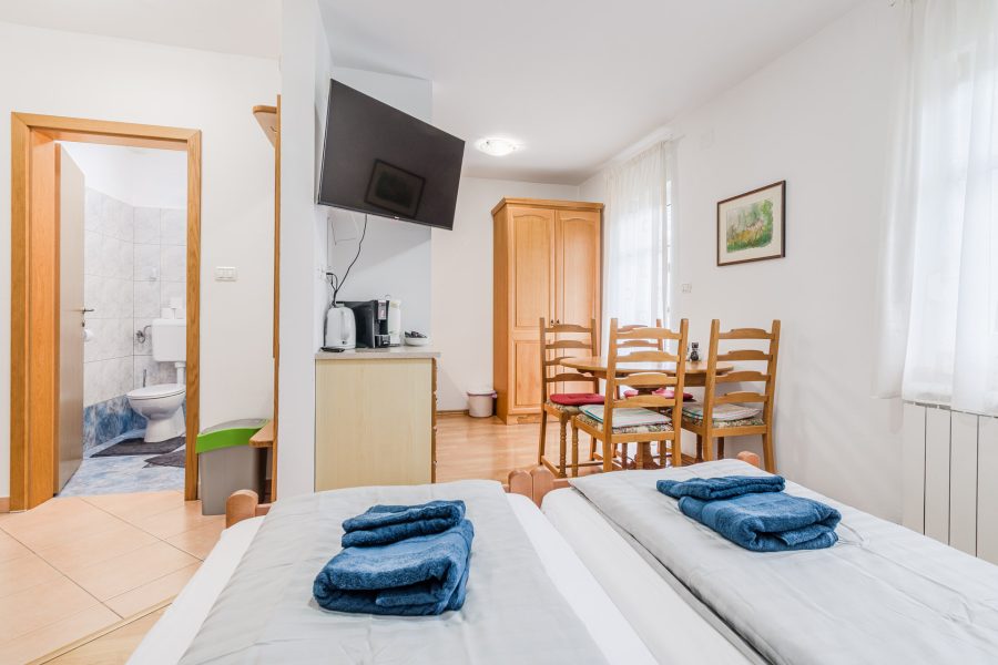 Hisa_Hosnar-APP6-WEB-Stulc_Zornik_Photography-7