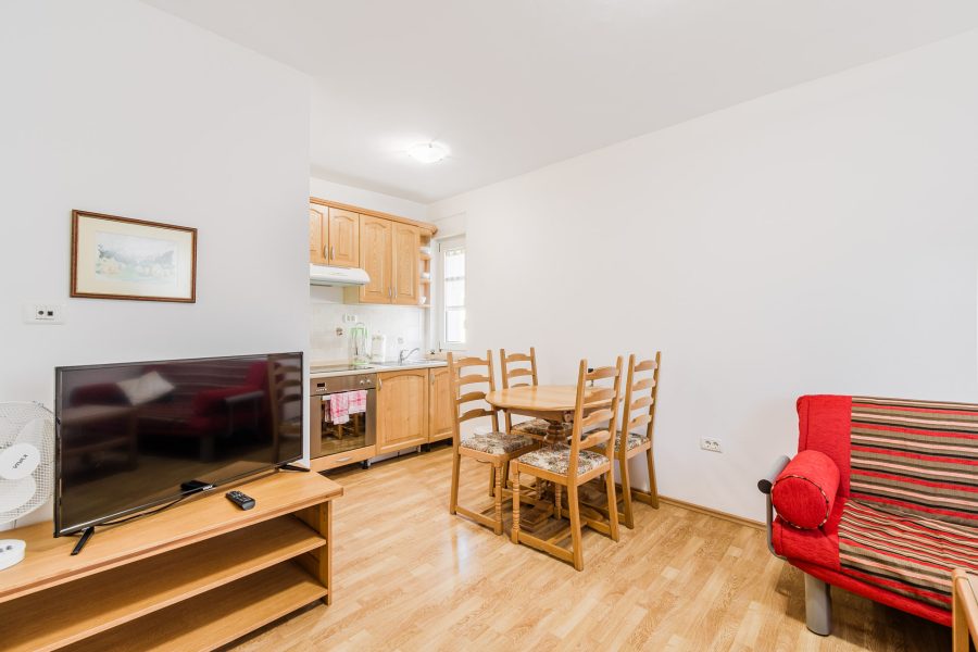 Hisa_Hosnar-APP7-WEB-Stulc_Zornik_Photography-10