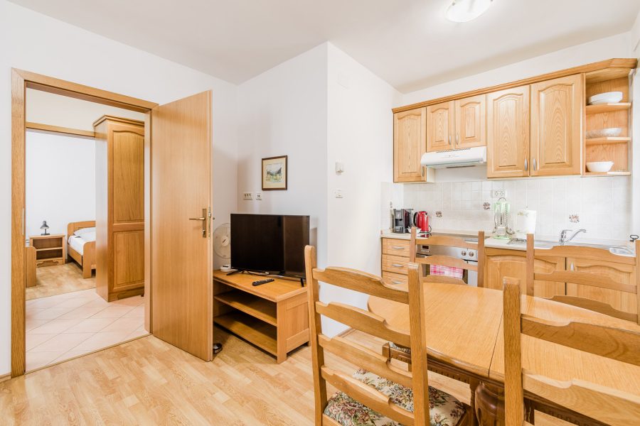 Hisa_Hosnar-APP7-WEB-Stulc_Zornik_Photography-5